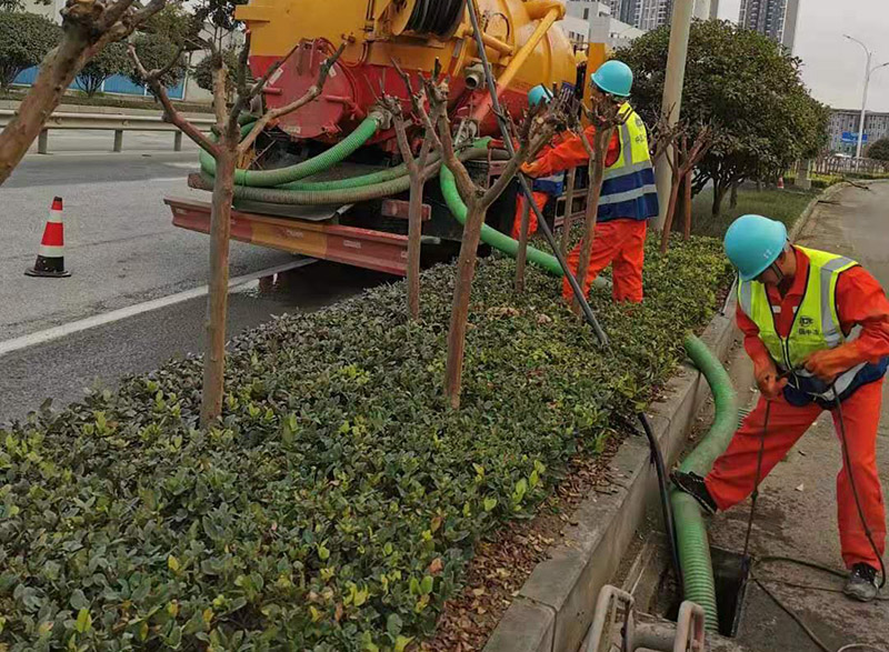 黎母山镇市政管道清淤